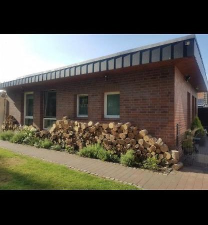Mini-Bungalow Делменхорст Екстериор снимка